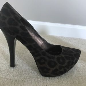Animal print platform heels by Carlos NWOT